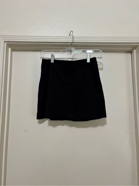 AMERICAN EAGLE BLACK SKORT – SIZE XS